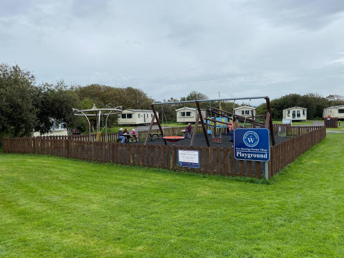 Holiday In Caravan Millom Exterior foto